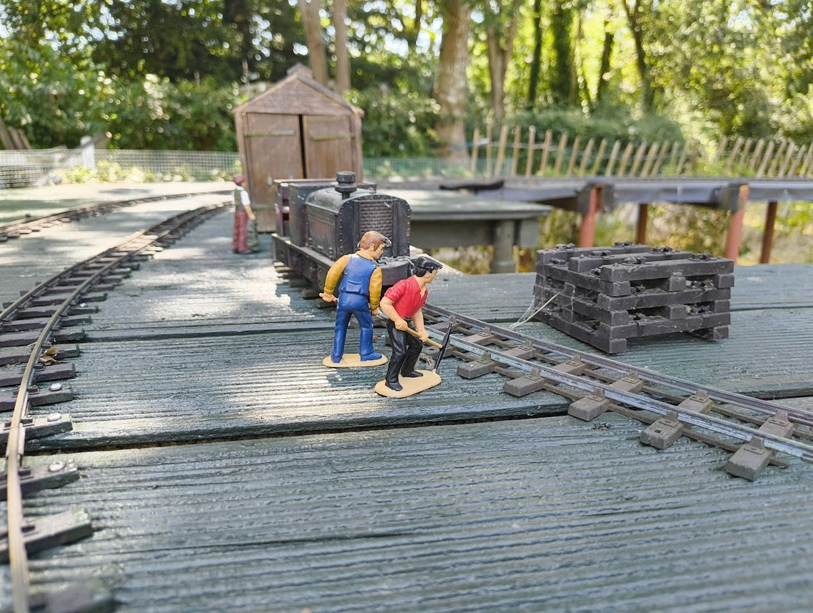 16mm under construction